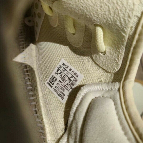 Yeezy V2 Butter - Picture 5 of 5